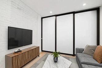 Building Photo - 26 Prince St