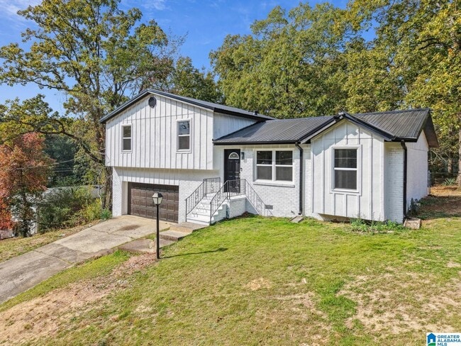 Building Photo - 1404 4th Pl NW