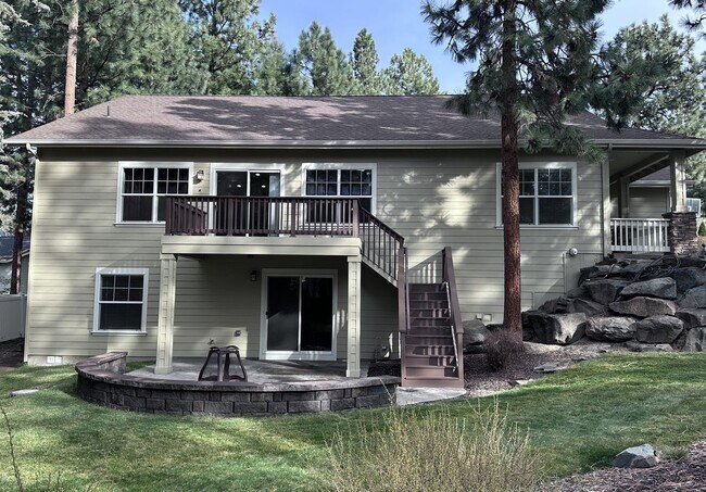 Building Photo - Sign your lease by December 31st and enjoy a $1,000 rent discount applied at move-in!