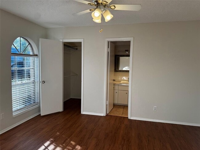 Building Photo - 1006 Warrington Dr