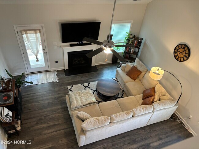 Building Photo - 1375 Whitney Dr