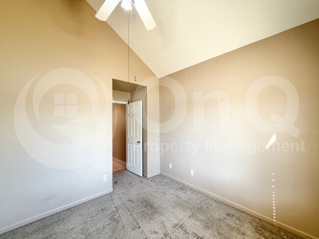 Building Photo - 1001 N Pasadena