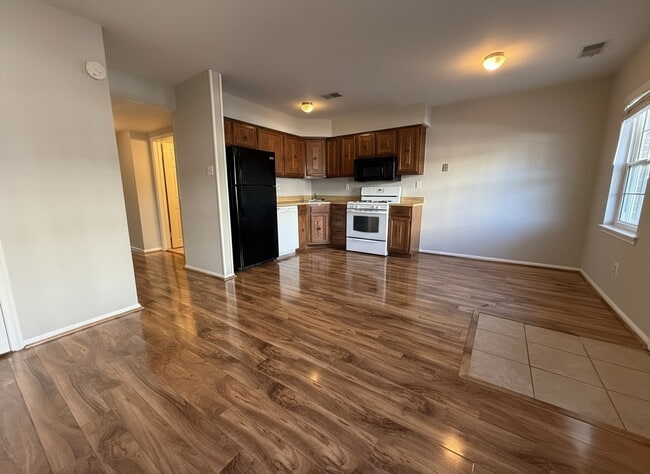 Building Photo - 314 Jackson St