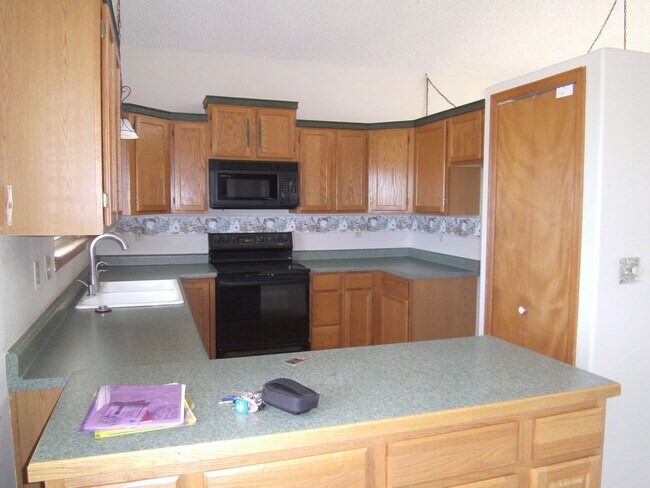 Building Photo - 525 Sinton Ave