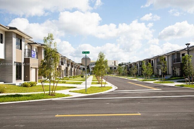 Building Photo - 238 NW 11th Ct