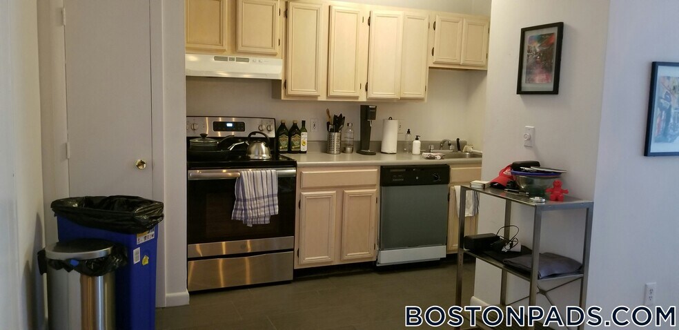 Building Photo - 50 Evergreen St