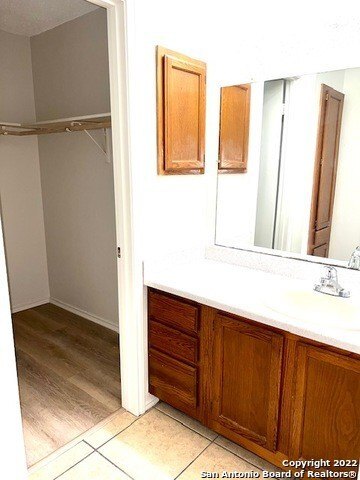 Building Photo - 117 Whisper Way