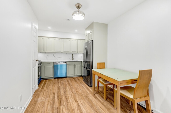 Building Photo - 720 Ocean Ave N