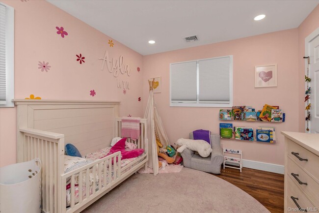 Building Photo - 3075 Whaleneck Dr