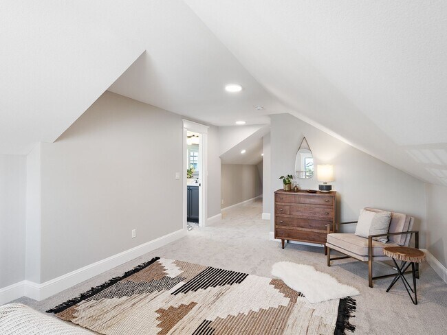 Building Photo - Gorgeous, updated 3-bdr Vernon bungalow w/...