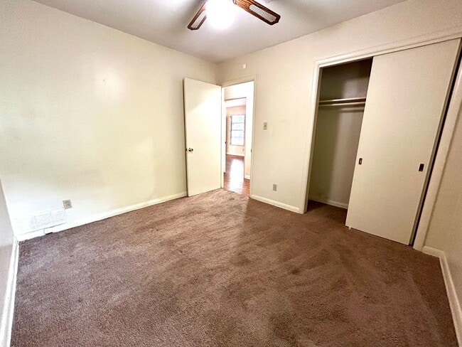 Building Photo - 607 Bellevue Pl