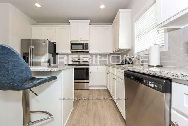 Building Photo - 501 Fiery Warbler St