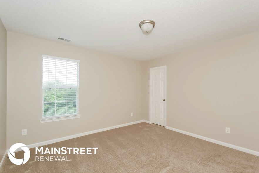 Building Photo - 5934 Colonnade Dr