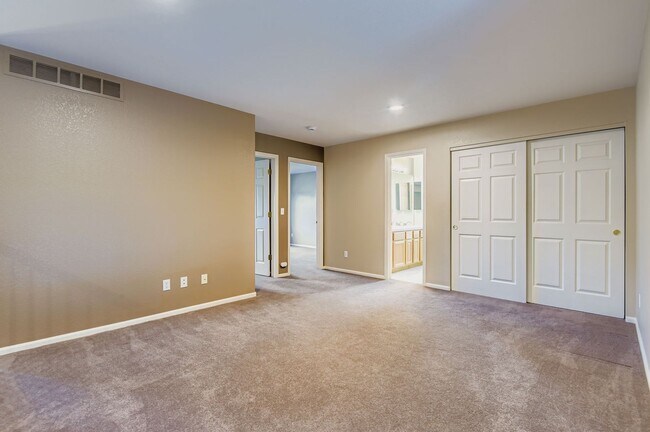 Building Photo - Spacious 4-Bedroom Home in Parker’s Desira...