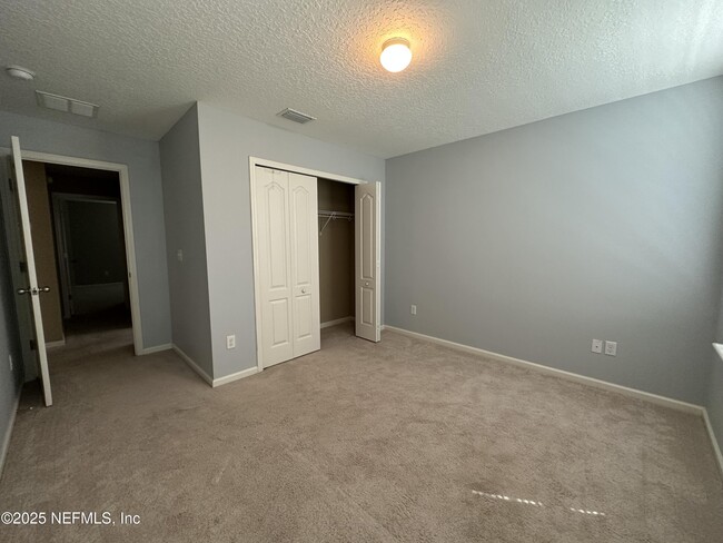 Building Photo - 4578 Silverthorn Dr