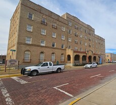 Building Photo - Schneider House