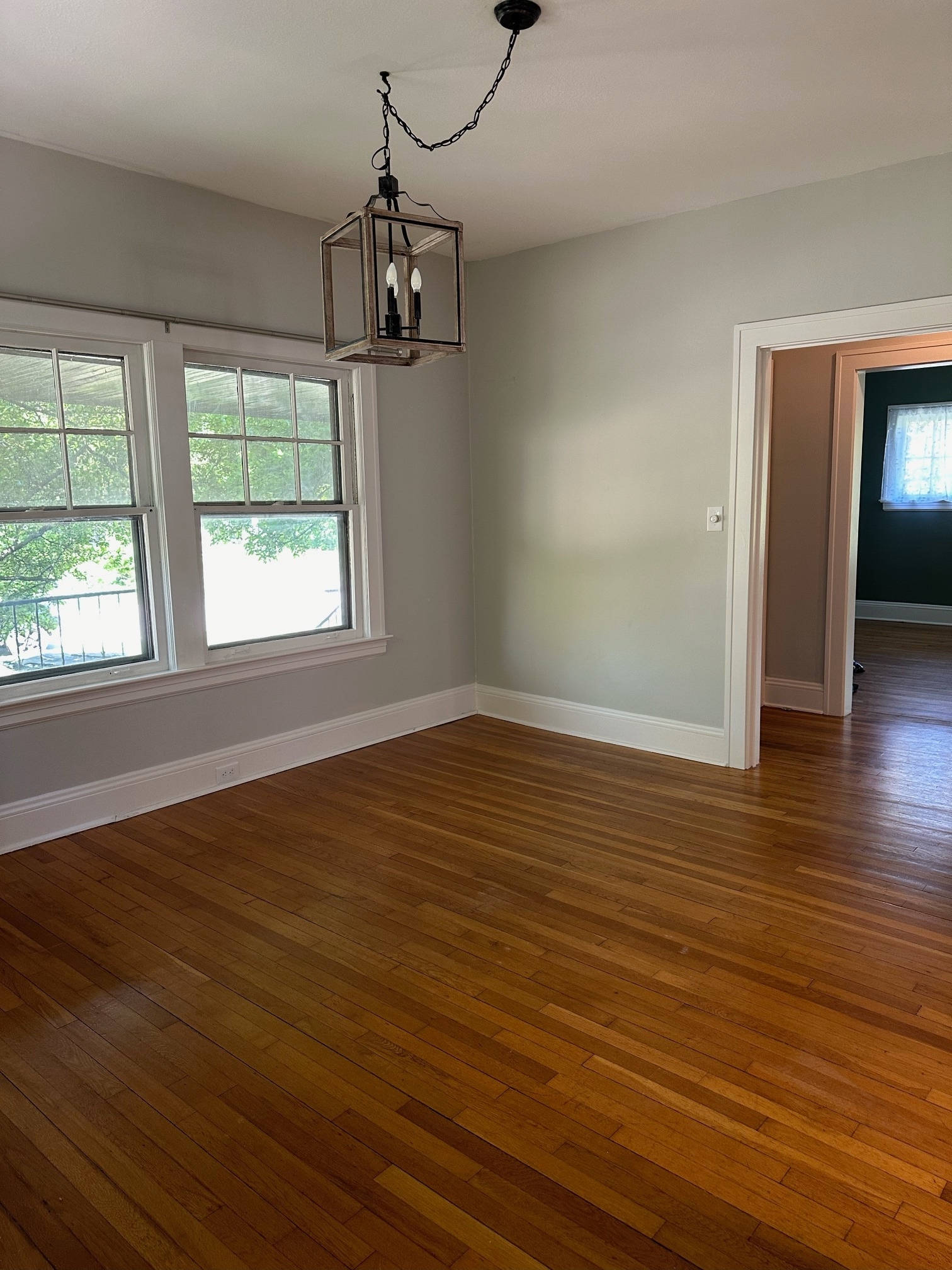 Building Photo - 2433 Woodmere Dr