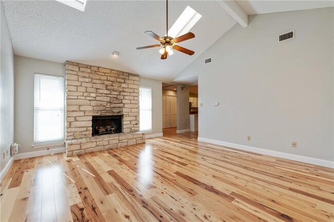 Building Photo - 1801 W 37th St