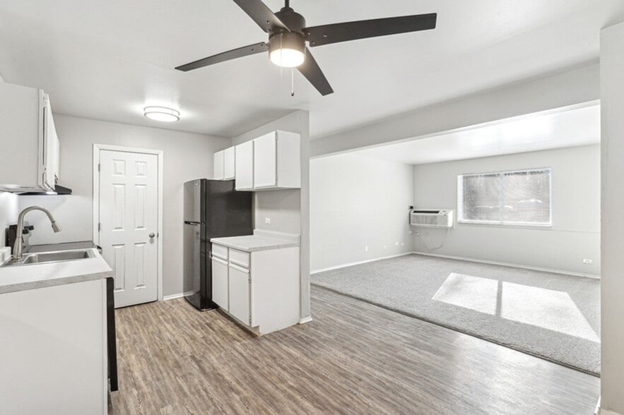 Building Photo - Park Trails Apartments