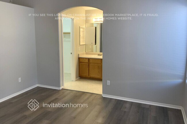 Building Photo - 3606 W Via Del Sol Dr