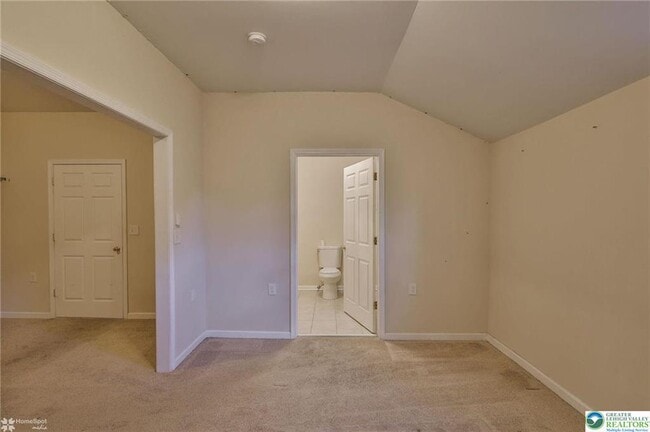 Building Photo - 2811 Kingsview Ave