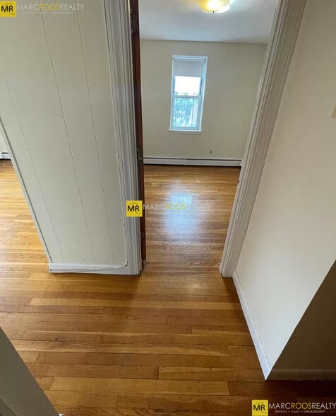 Building Photo - 160 N Beacon St