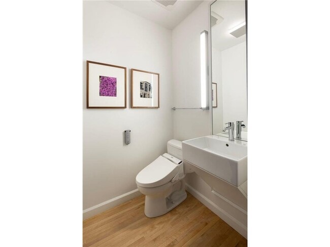 Building Photo - 2700 W Lake of the Isles Pkwy