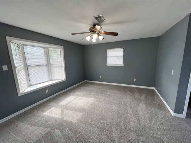 Building Photo - 14003 Hollow Pines Ct