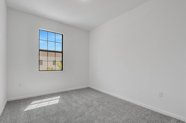 Building Photo - 2880 SE Federal Hwy