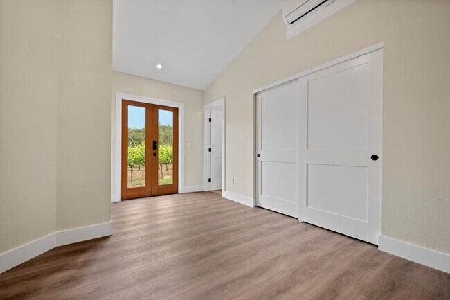 Building Photo - 15000 Chalk Hill Rd