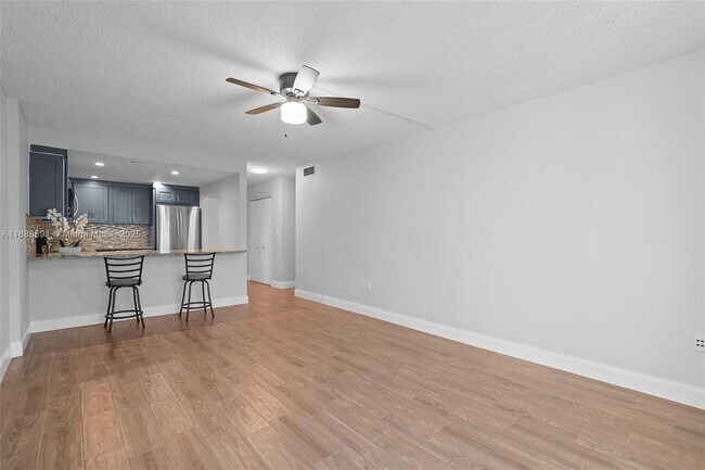 Building Photo - 16851 NE 23rd Ave