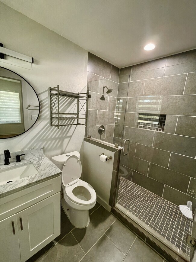 Building Photo - 403 Marquis Ln