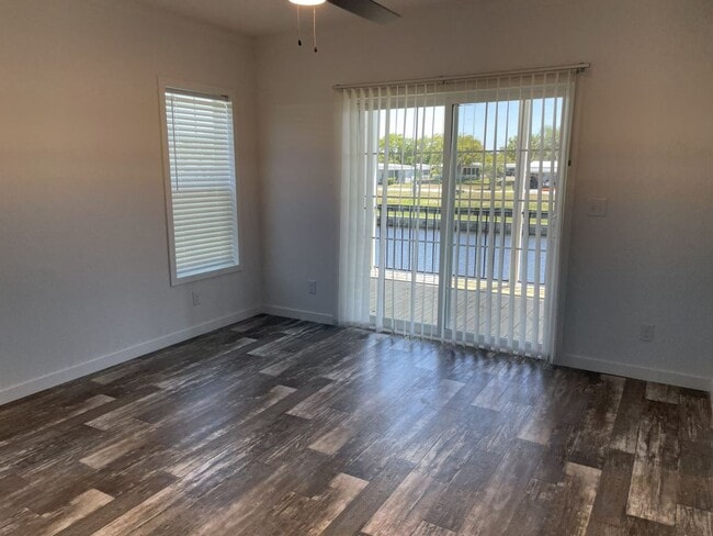 Building Photo - 5652 Blue Harbor Dr