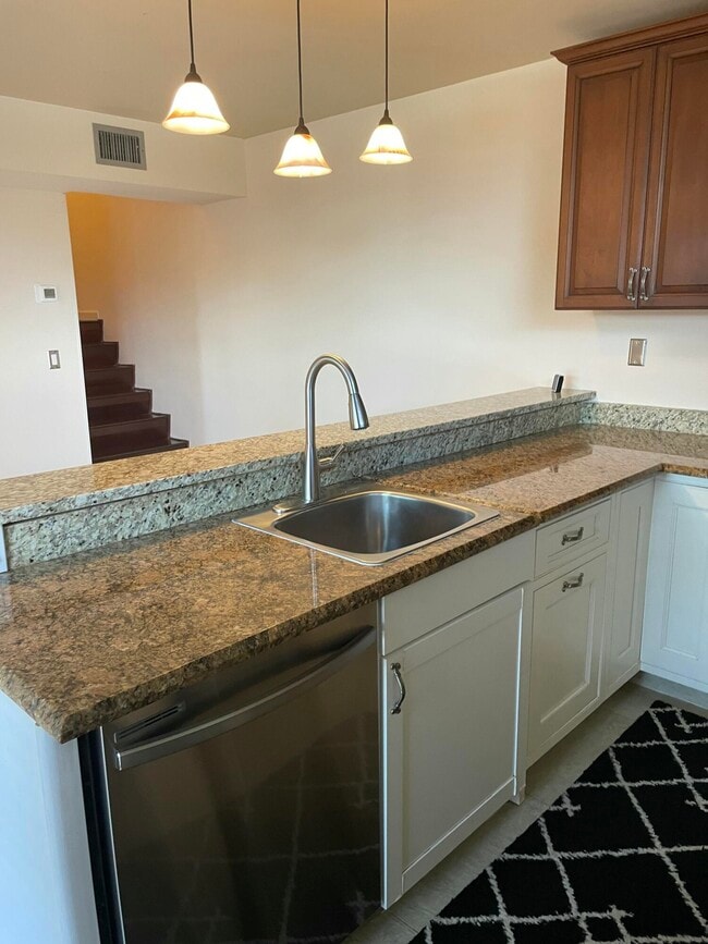 Building Photo - 22976 Oxford Pl