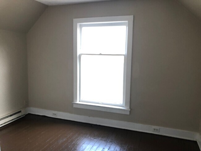 Building Photo - 52 W 16th St