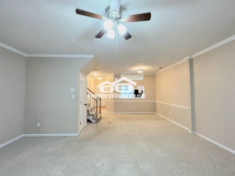 Building Photo - 434 S Lake Cir