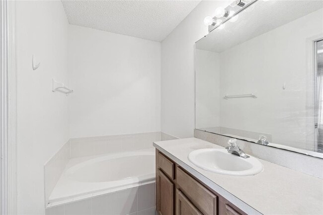 Building Photo - 571 Shoreham Ct NE