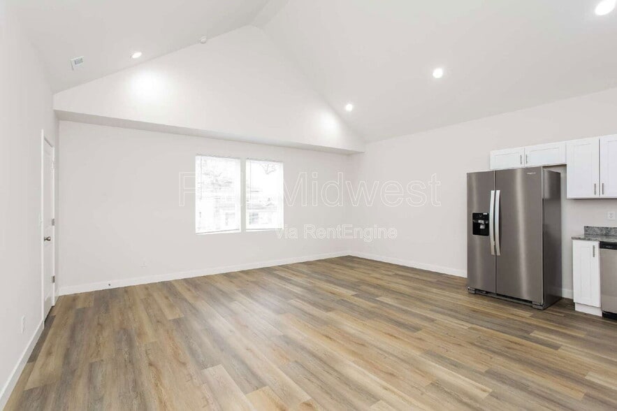 Building Photo - 43 N Randolph St