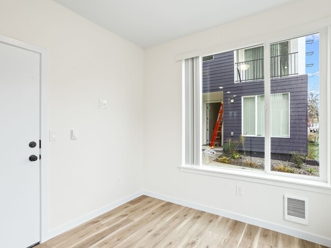 Building Photo - Vancouver Townhouses - Get 1 Month Free!