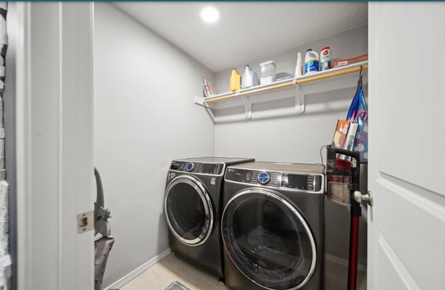 Building Photo - 14510 E Caprio Ave