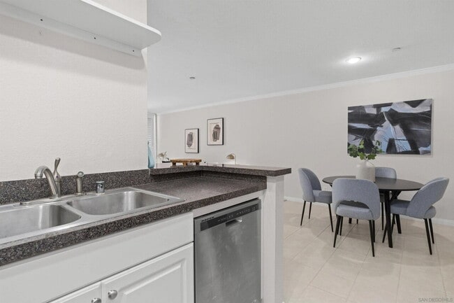 Building Photo - "Chic 800 Sq Ft Downtown San Diego Retreat...