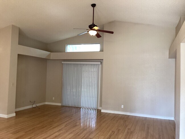Building Photo - 9615 N Buttonwood Ct