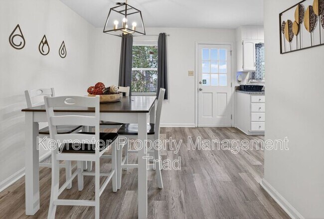 Building Photo - 115 S Mendenhall St