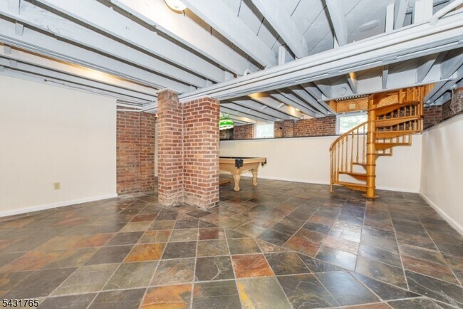 Building Photo - 294 Claremont Ave