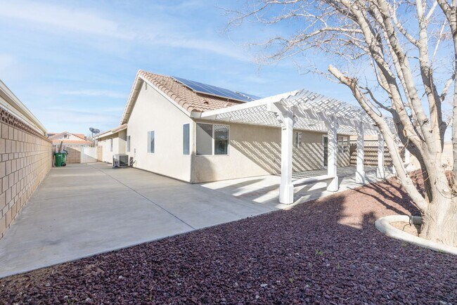 Building Photo - West Lancaster4 bedroom + bonus room