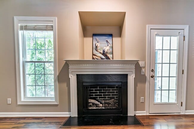 Building Photo - Move-In Ready End-Unit Townhome with Two Private Suites in the Heart of Rolesville!