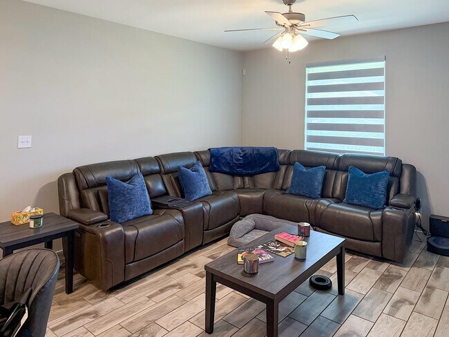 Building Photo - 1603 Ocaso Dr