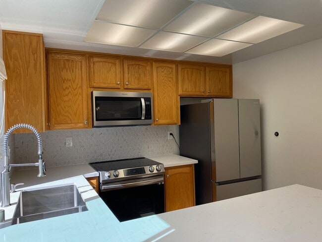 Building Photo - 201 Lagunaria Ln