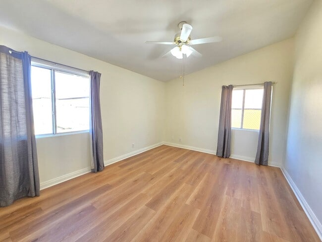 Building Photo - 4 bedroom / 2 bathroom / Open Floor Plan House/ New Vinyl Flooring throughout the house