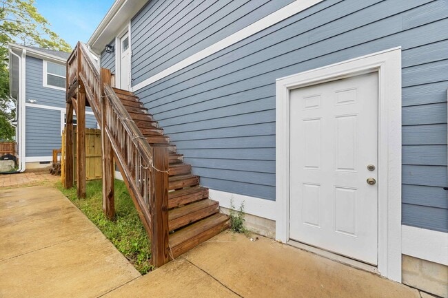 Building Photo - 607 Dowd St